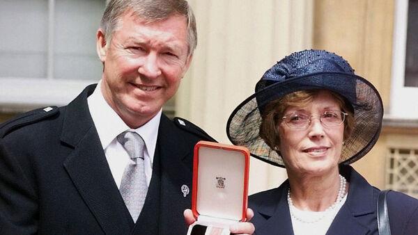 Cathy Ferguson, wife of former Man Utd boss Alex, dies aged 84